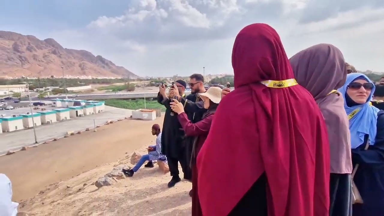 زيارة لشهداء أحد رضي الله عنهم