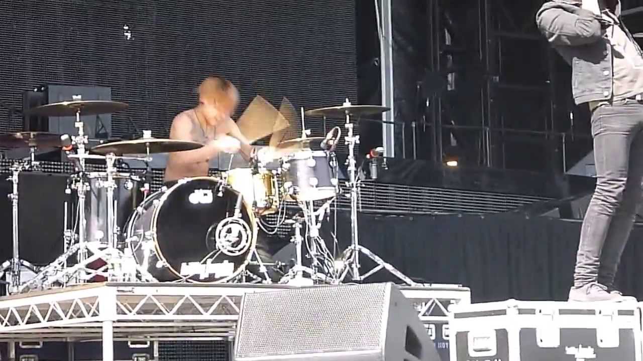 Crossfaith - Monolith live at Melbourne Soundwave 2013