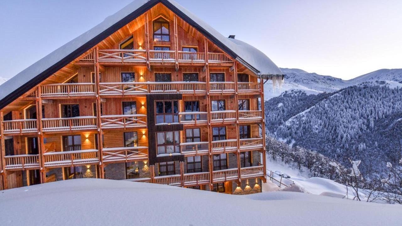 Chalet Everest Luxury Apartments, Prato Nevoso, Italy