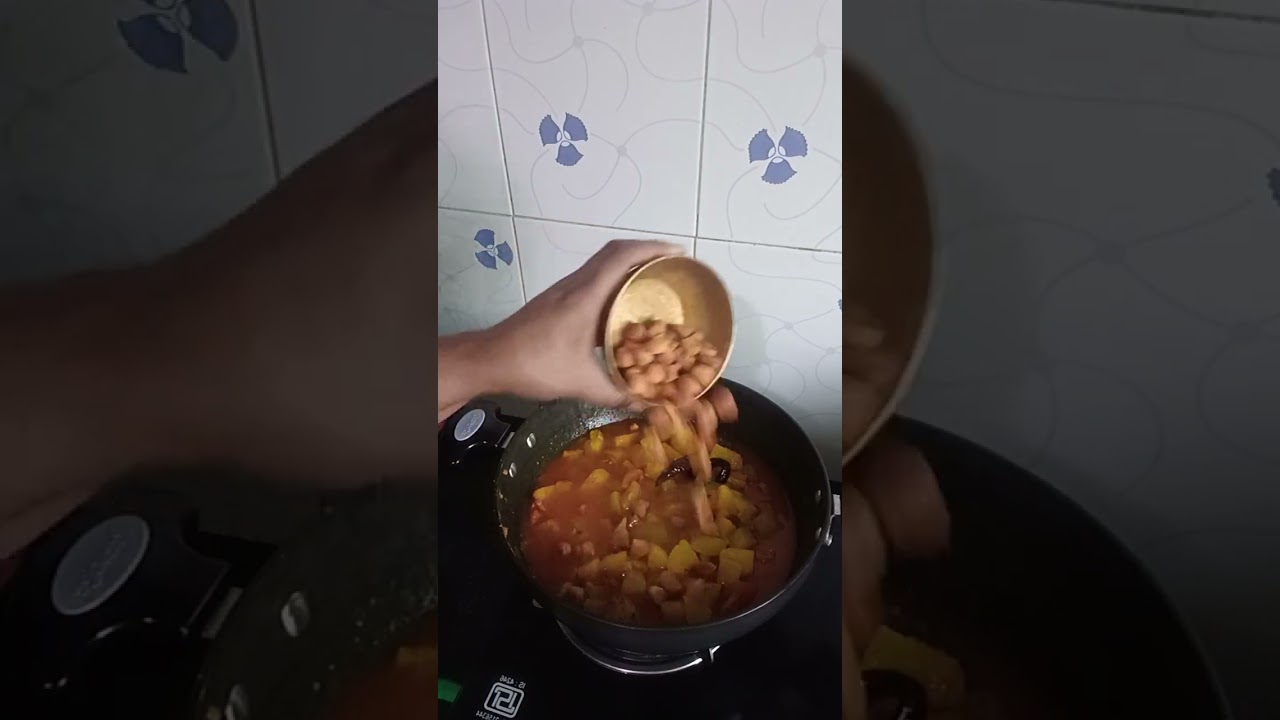 Matar ki bari or lauki aalu ki sabji..at smriti's kitchen 😊