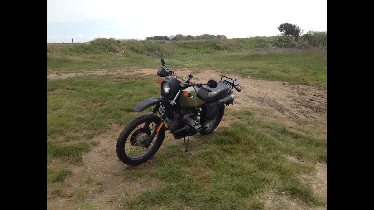 BMW R65 GS. 2015 - Gravel, a little water and some small roads