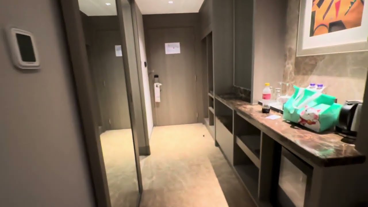 Quick Hotel Room Tours - Crowne Plaza Beijing International Airport 北京临空皇冠假日酒店