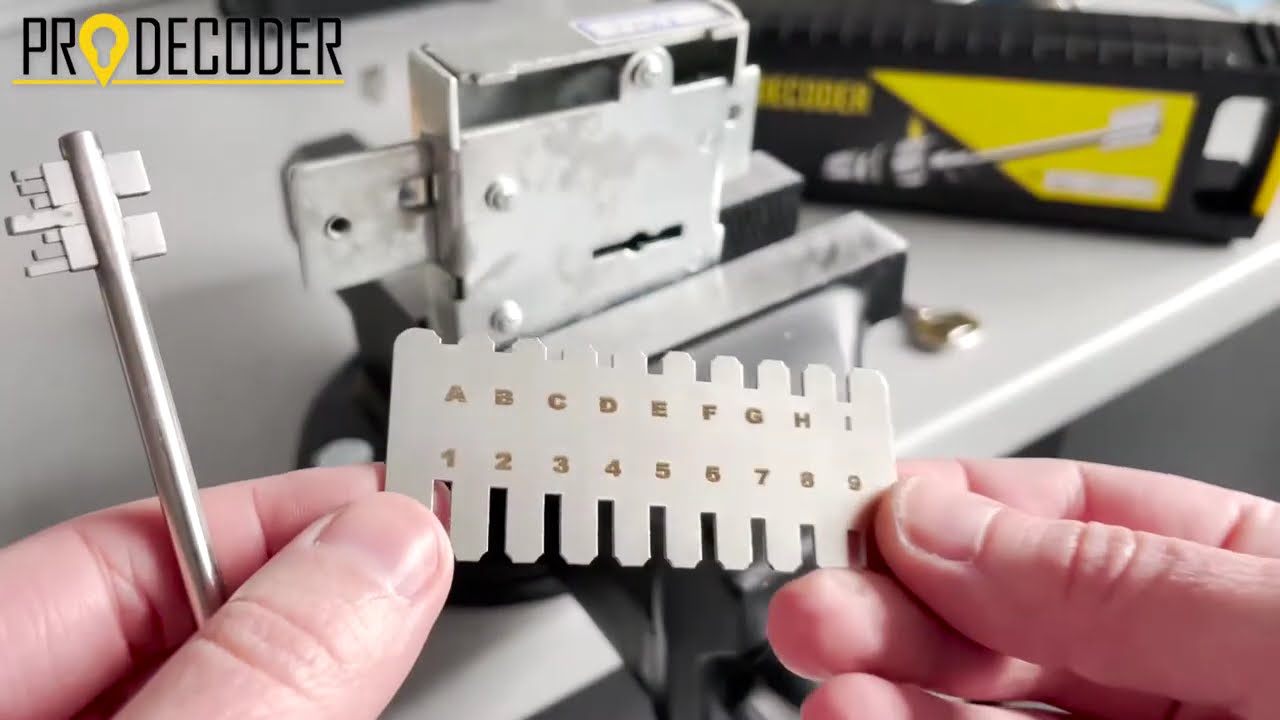 Safe lock opening with Prodecoder automatic on 3x3 levers
