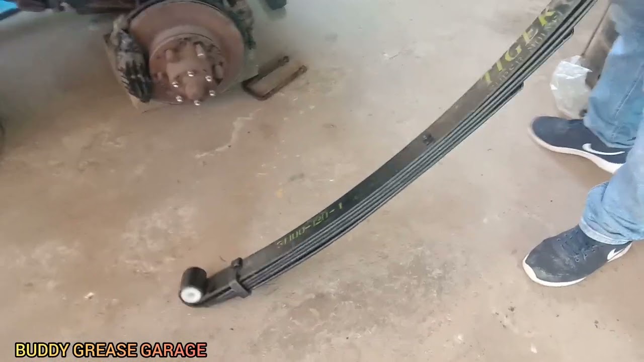 TOYOTA HI-LUX 90'S LEAF SPRING ASSEMBLE & INSTALLATION