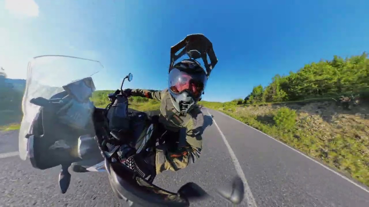 Kerpemsi KTM1290SAS vs aprilla tuono V4 gang