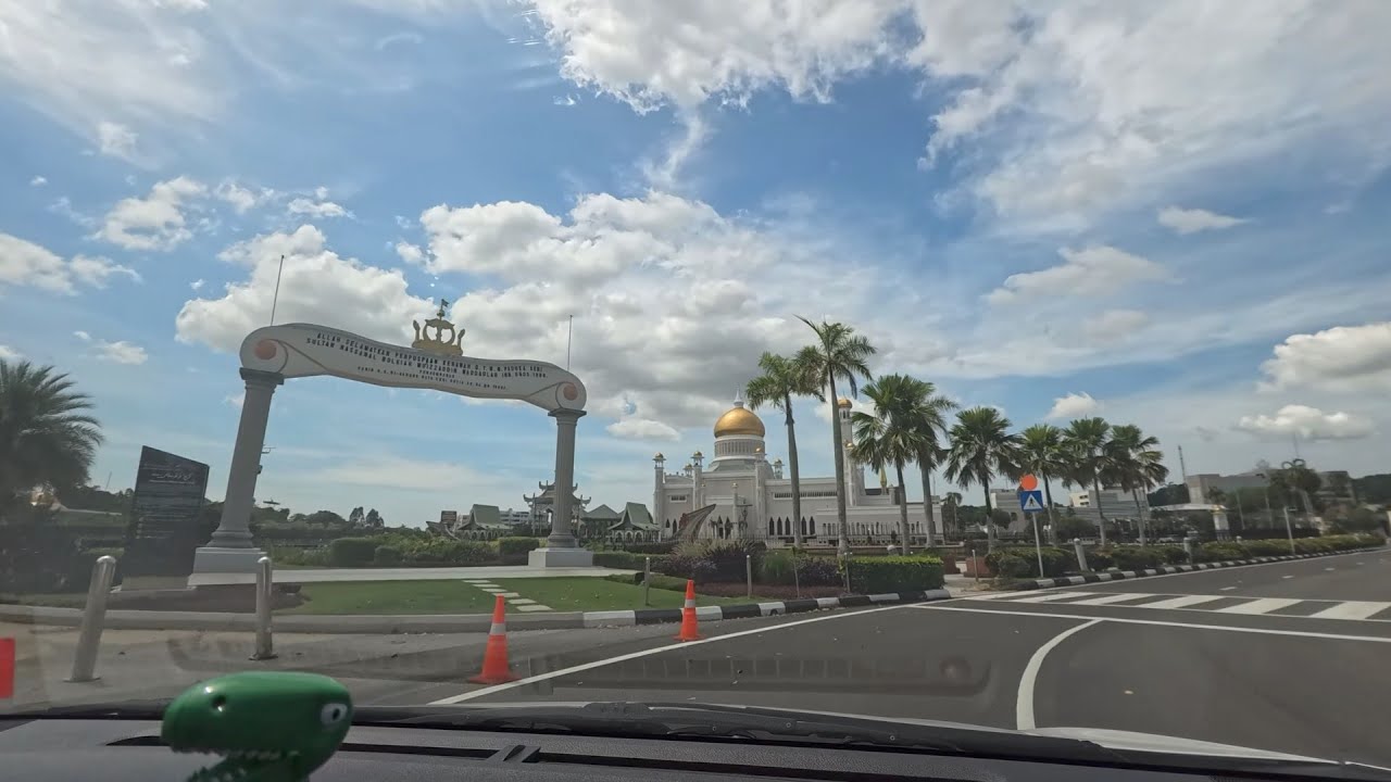 Bandar Seri Begawan, Brunei driving tour  | Vlog 4K 2024 @LuueeJanice  #acepro
