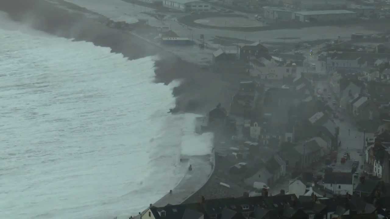 Great Storm waves hit Chesil Beach 5 February 2014. Portland flooded. Unique video by Stuart Morris.