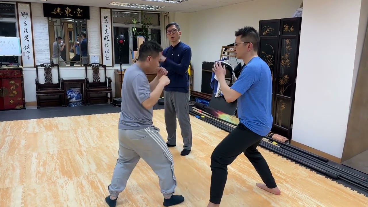 意拳前手直拳要點 （￼分享給將在英國參加拳擊賽事的學生Gary)