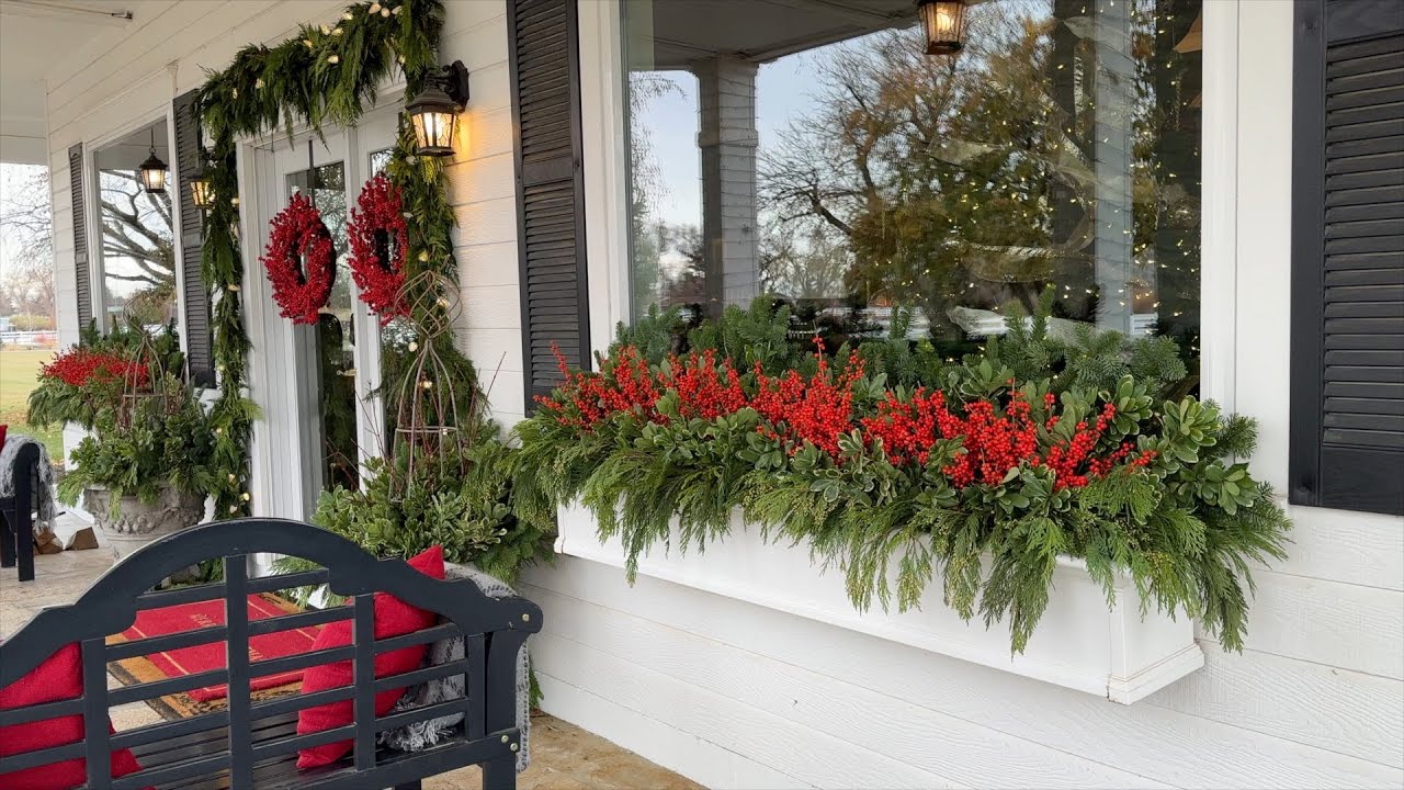 Яркие оконные ящики для цветов к Рождеству! 🥰🎄❤️ // Garden Answer
