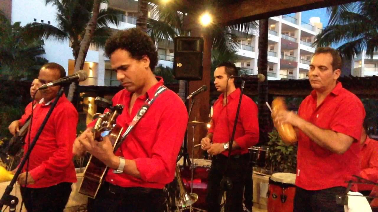 cubanisimos,pintate los labios maria,exellence