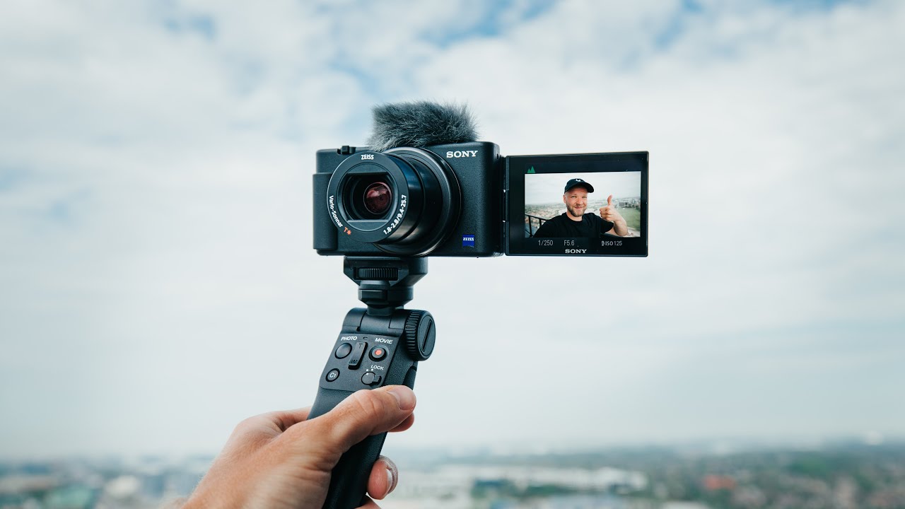 NEW SONY ZV-1 REVIEW - Made for VLOGGERS & YOUTUBERS?