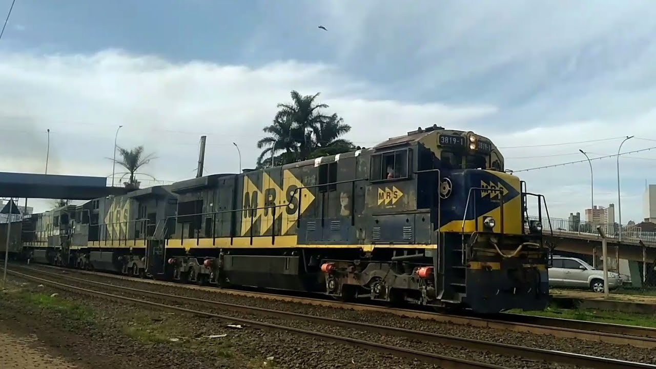 C30 da MRS de Líder 3819-1 Trem  Carregado Açucareiro primeiro Registro da C30 MRS