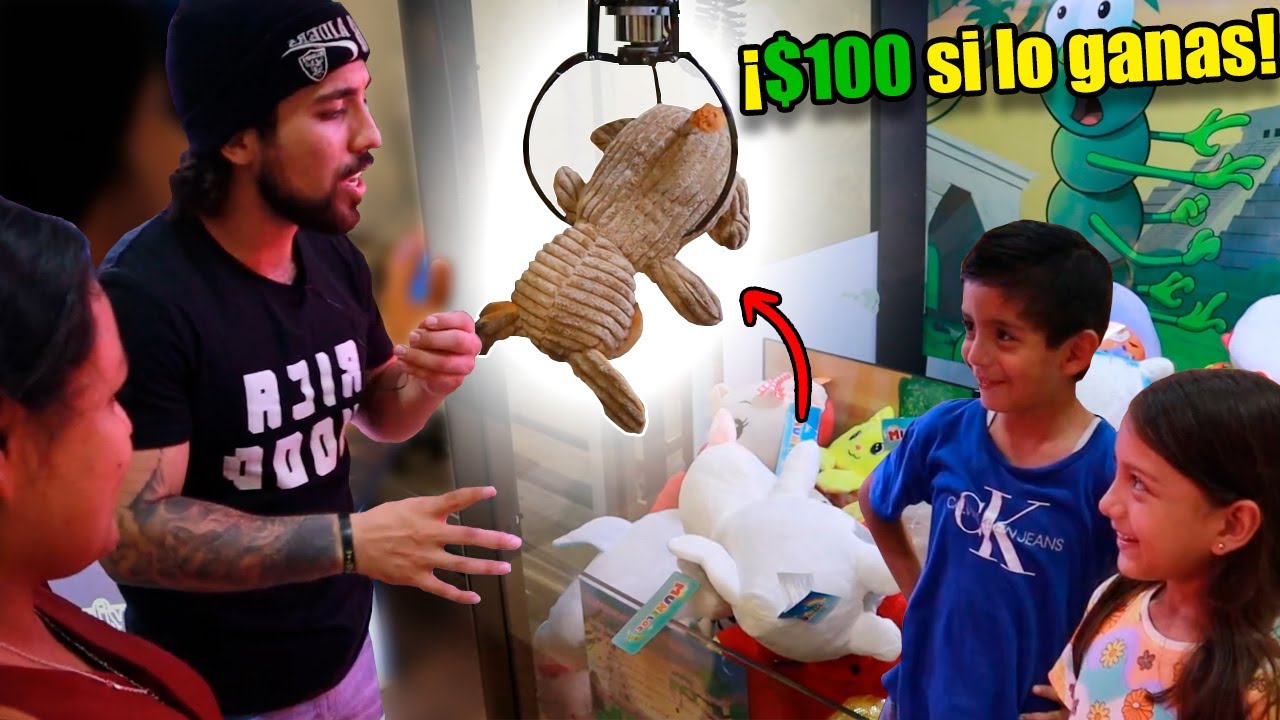 ¡SI GANAS UN PELUCHE EN LA MÁQUINA DE GARRA TE DOY $100 PESOS! 😱 (4)