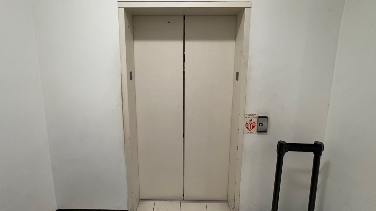 Slow Montgomery Hydraulic Elevator in JC Penny at the Oakview Mall in Omaha, Nebraska 