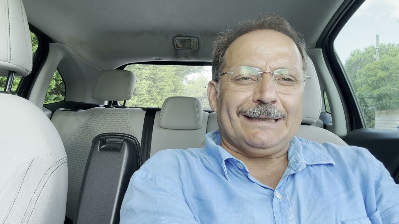 KİTABINI  OKUMADIĞIN, TİYATRO OYUNUNU İZLEMEDİĞİN, FİLMİNE GİTMEDİĞİN SANATÇIYI NEDEN KONUK EDERSİN