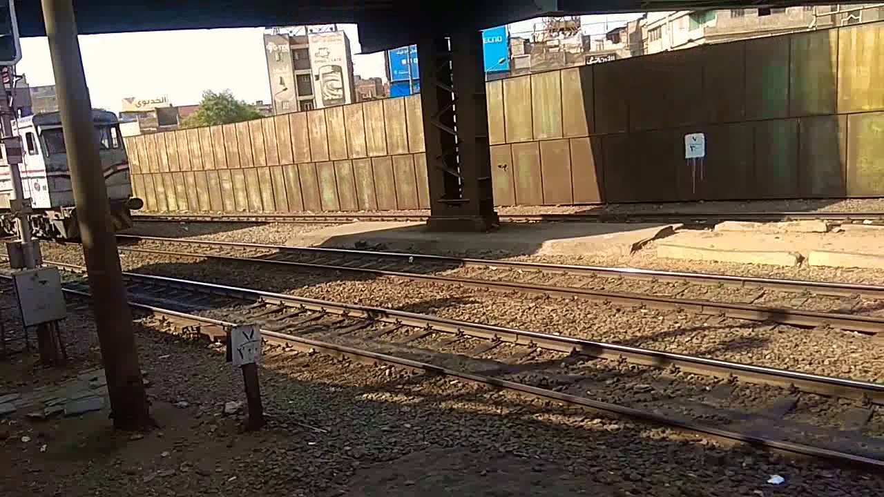 مقابلة قطار 21 وقطار 954 بشبرا الخيمة