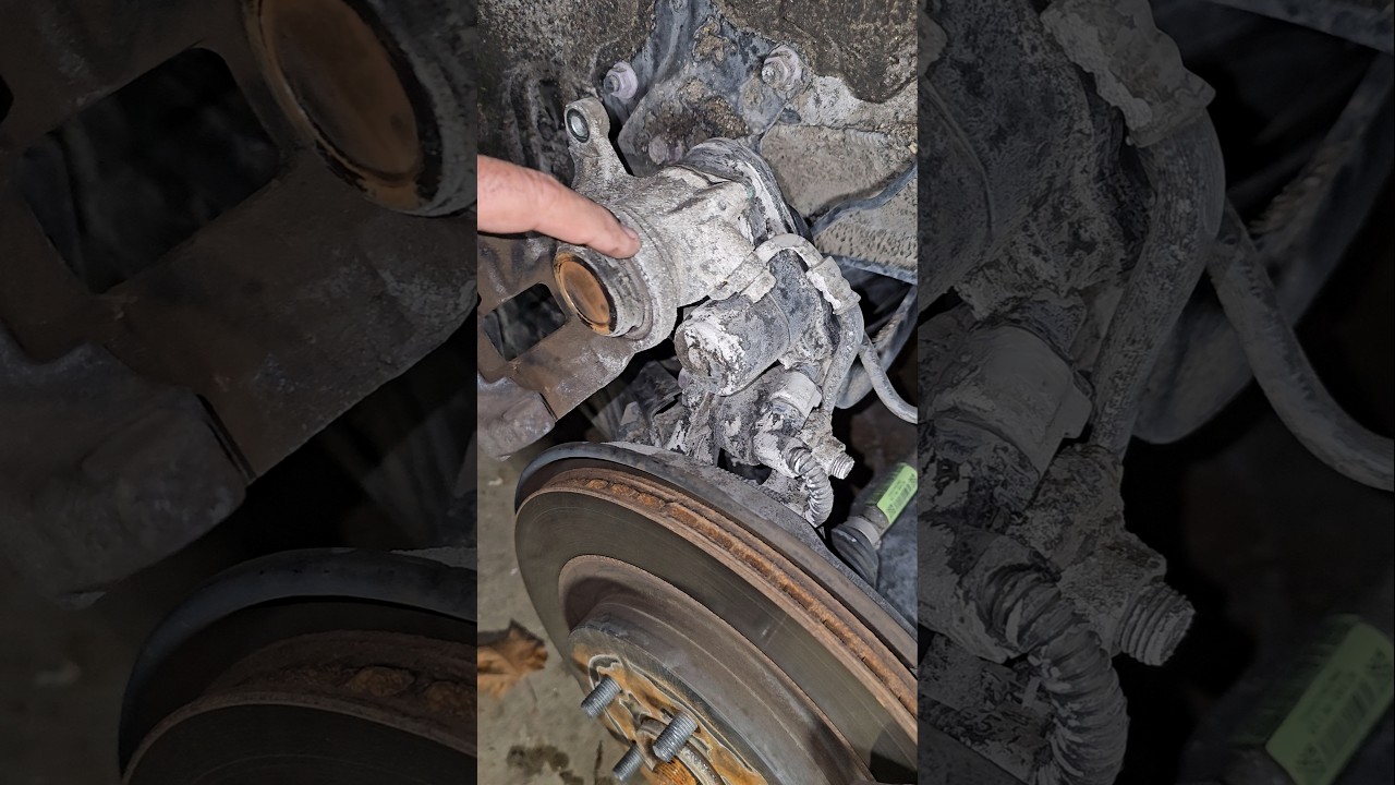 Frenos traseros electricos Toyota.  #frenoselectricos #toyota #corolla #camry #corollacross #rav4