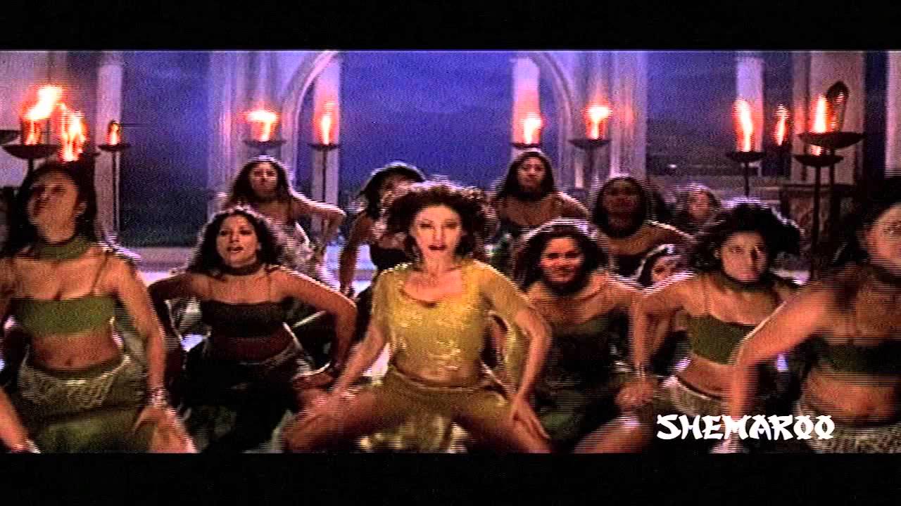 Antara Mali performing to Madhuri's 