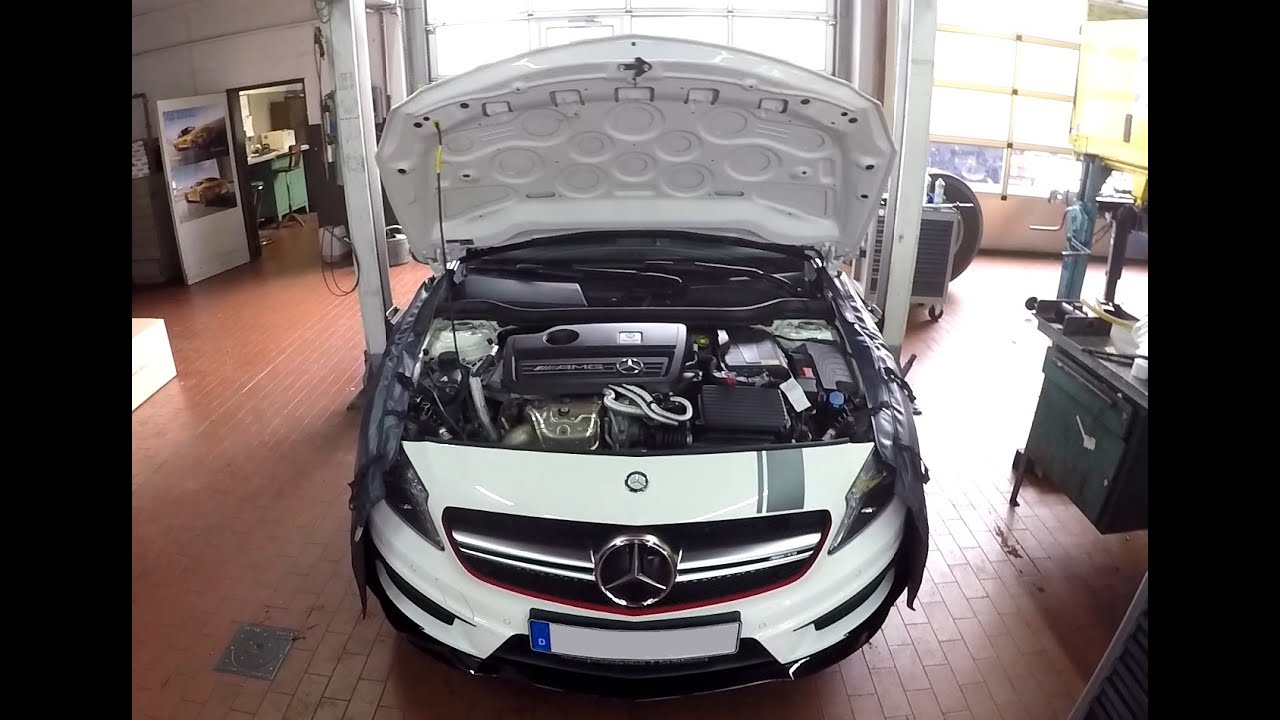 Mercedes-Benz A 45 AMG - Oil Change