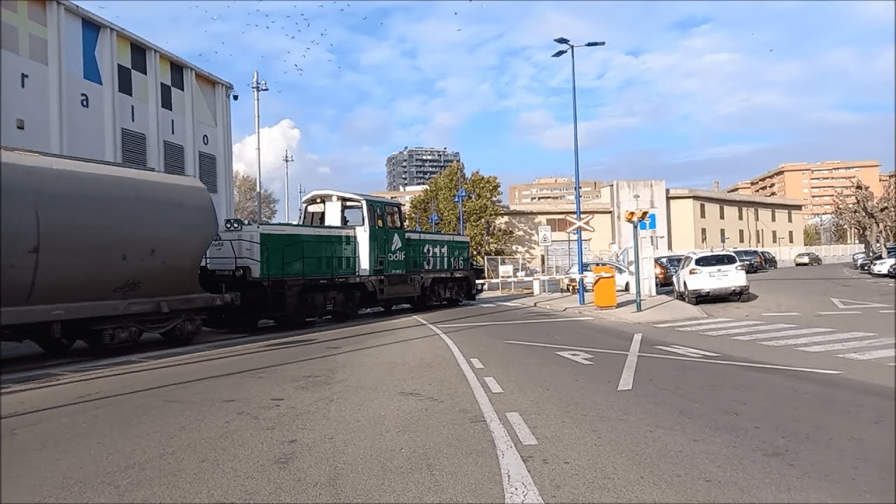Paso a nivel con barreras en El Serrallo