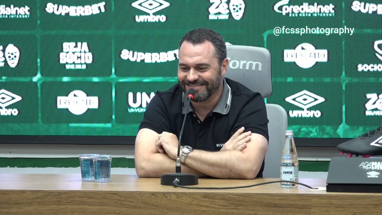 Apresentação do argentino Luis Zubeldía como seu novo treinador do Fluminense.