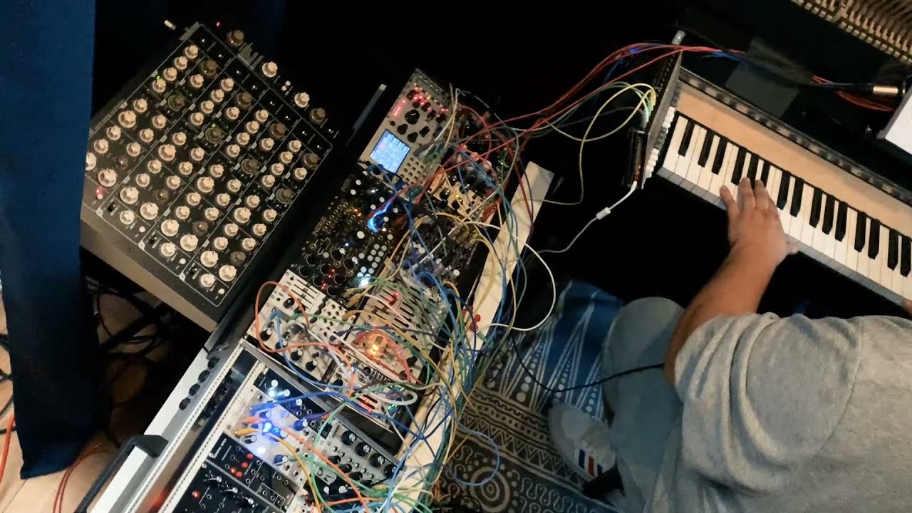 Modular & Piano 1010 bitbox live looping