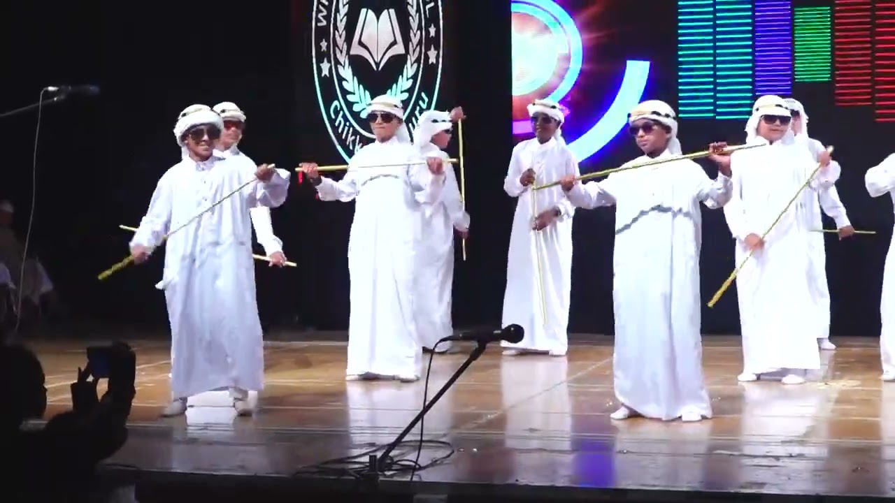 Senior Boys dance 