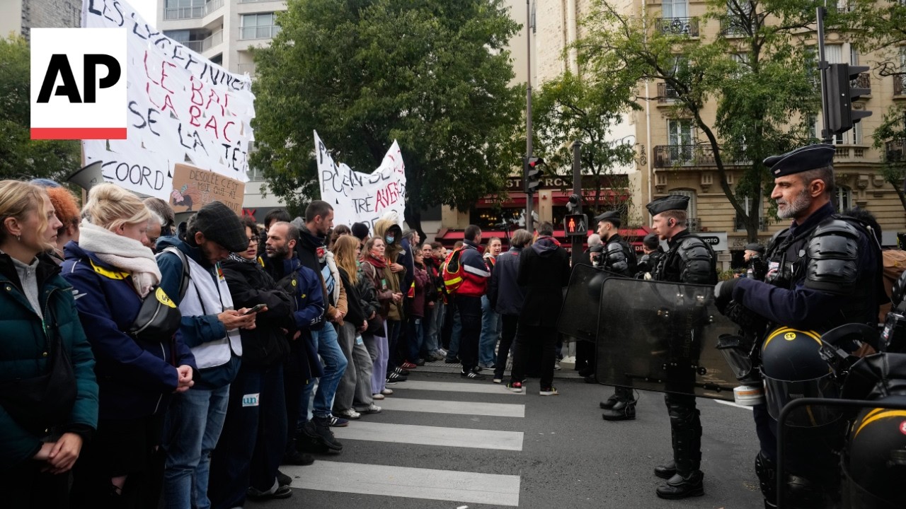 Thousands gather in Paris after a court lifts a protest ban issued by police