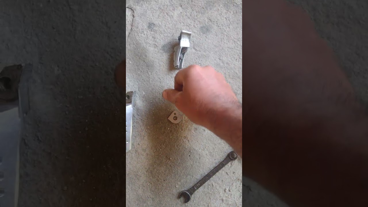 Como trocar a pedaleira ( traseira, direita ou esquerda ) da moto. Fazer 250.