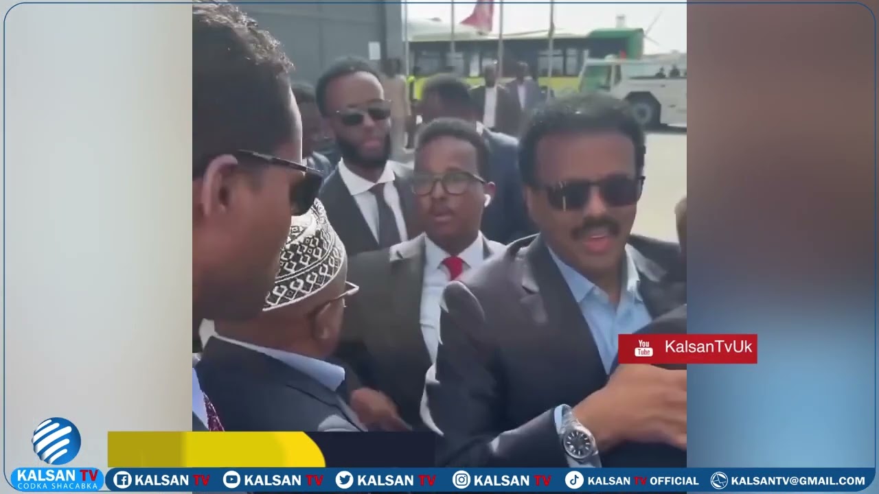 Президент Фармаахо возвращается в Могадишо.