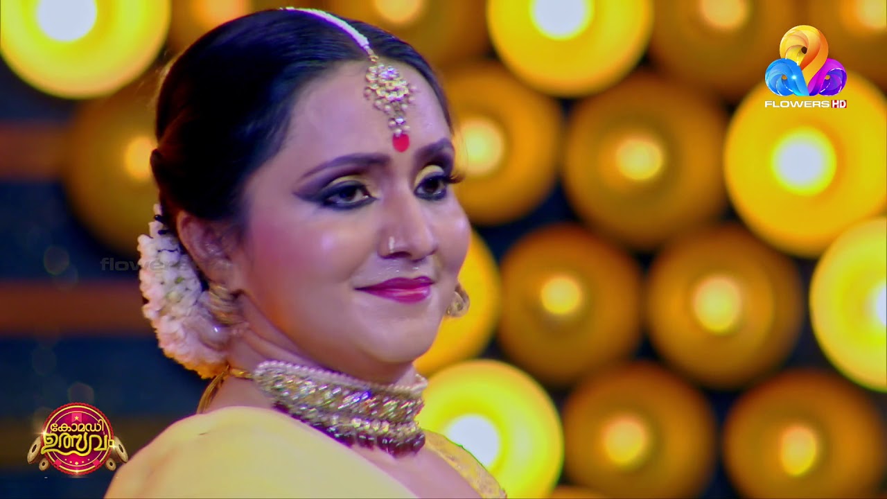 ഉത്സവവേദിക്ക് നവ്യാനുഭവമായി ദീപ കാർത്തയുടെ കഥക് നൃത്തച്ചുവടുകൾ