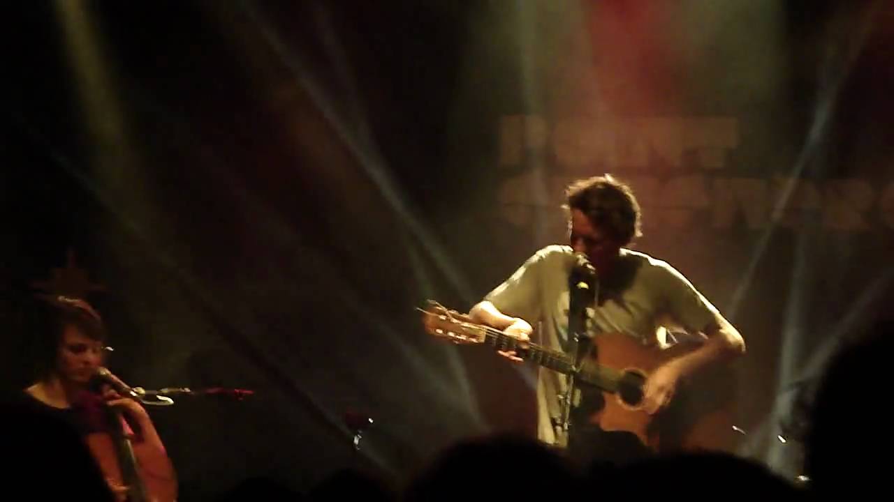 Ben Howard - Move Like You Want - Concert au Point FMR - Paris - 06042010