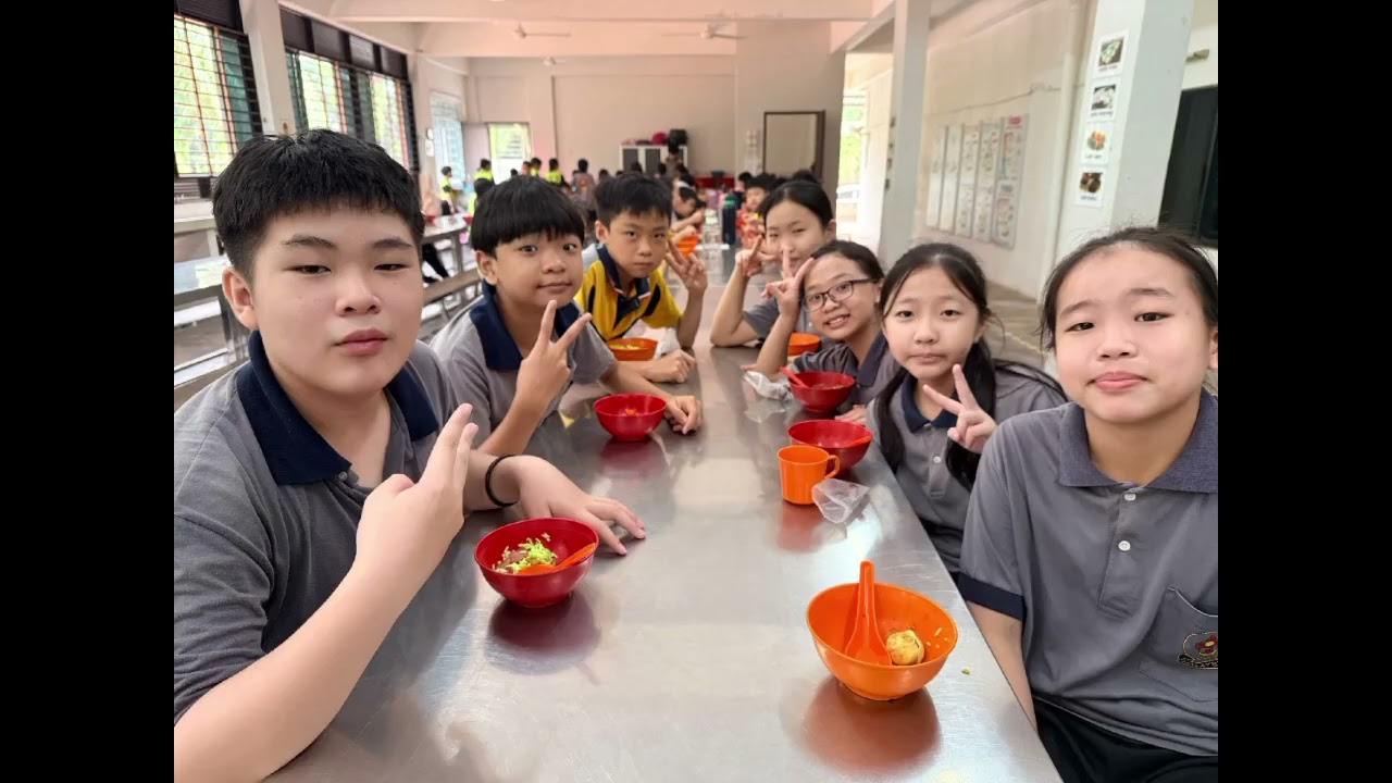 这是毕业生制作的毕业回忆视频