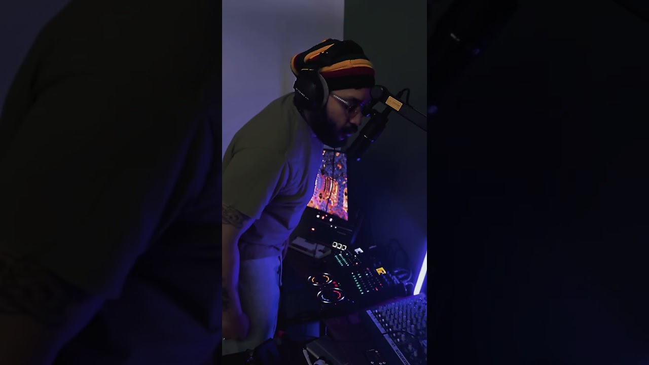 Marugelara x B:HAT Analog Flip 