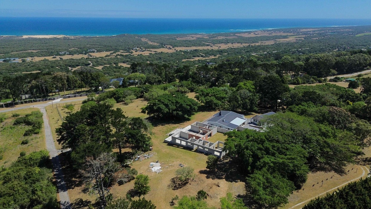 Upper Seaview Road , Team Anton & Meghan