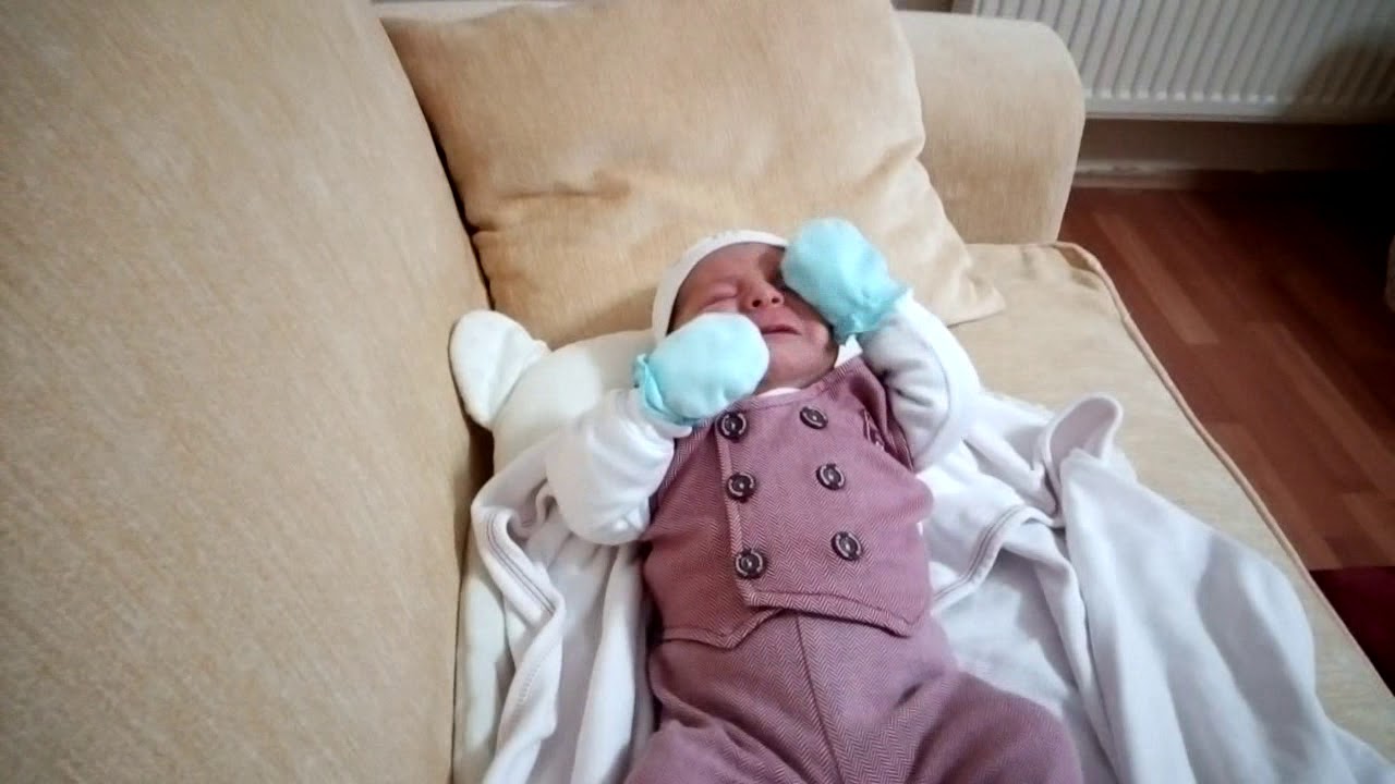bebek emzik  isteme