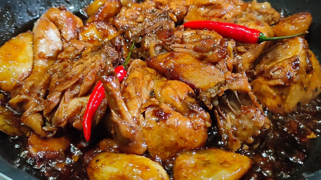 Chicken Adobo Pinatuyo with Saging na Saba/Paano Lutuin Ang Adobo na may Saging?NyoraMaldeta Tv