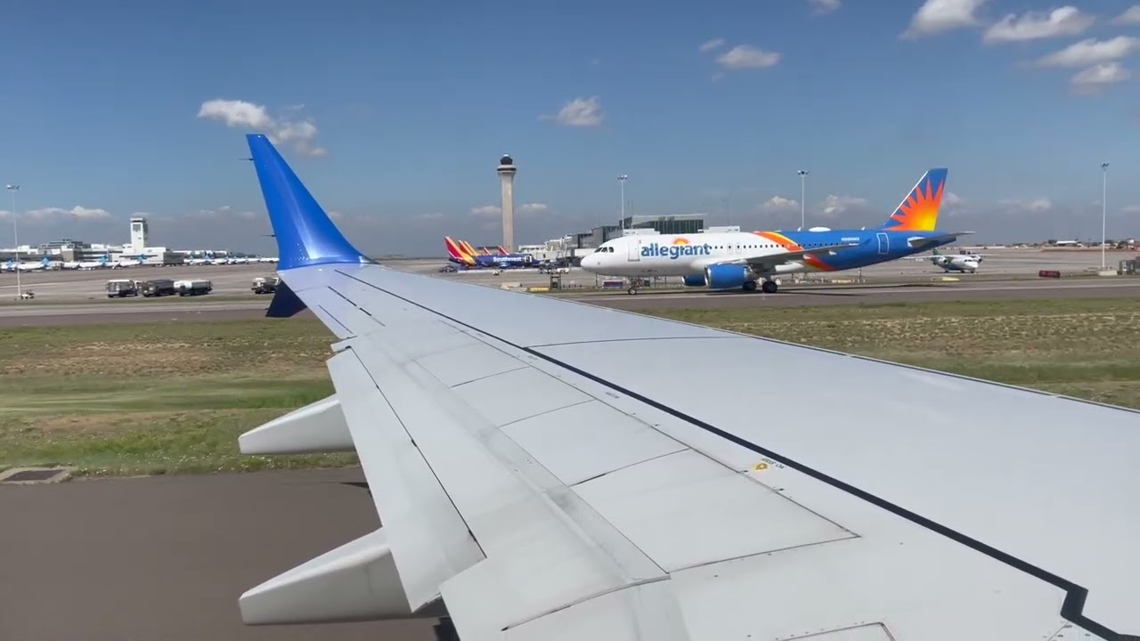Beautiful Denver Takeoff - Boeing 737-8 MAX - United Airlines - N27304 - KDEN-MRLB