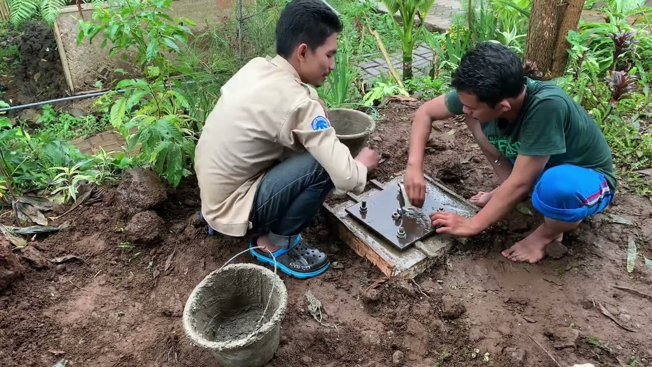KKN Teknologi Rekayasa Manufaktur Polman Bandung 2022 - Instalasi PJU Solar Cell Ds Sukamandi-Subang