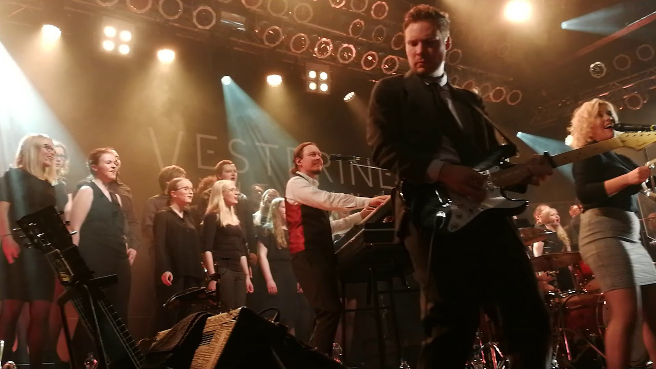 Vesterinen Yhtyeineen - Onnellinen mies Live @ Pakkahuone