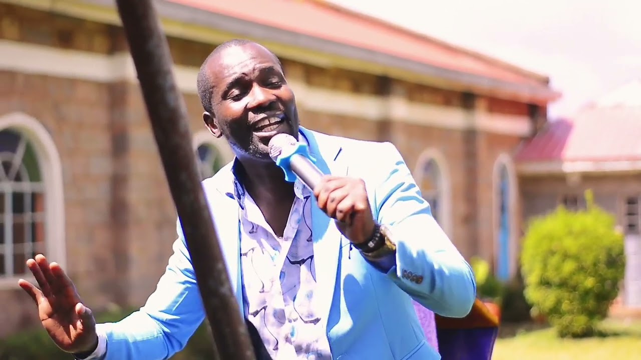 MC wamutingoe at work