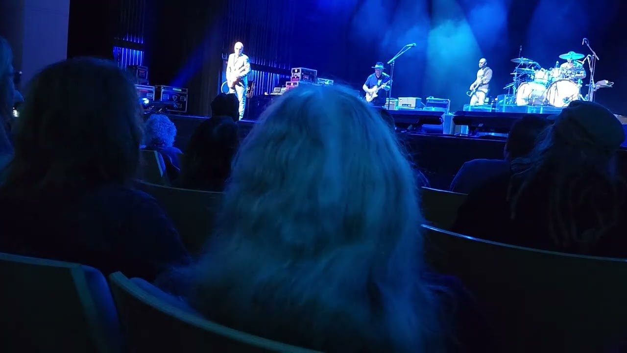 Joe Bonamassa and Fabulous 👌 Band, 
