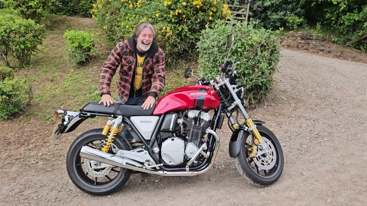 Honda CB1100rs (Our honest review!)