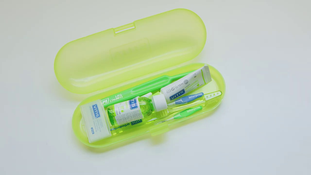 Opdebeeck & Partners Orthodontie - Tanden poetsen met blokjes