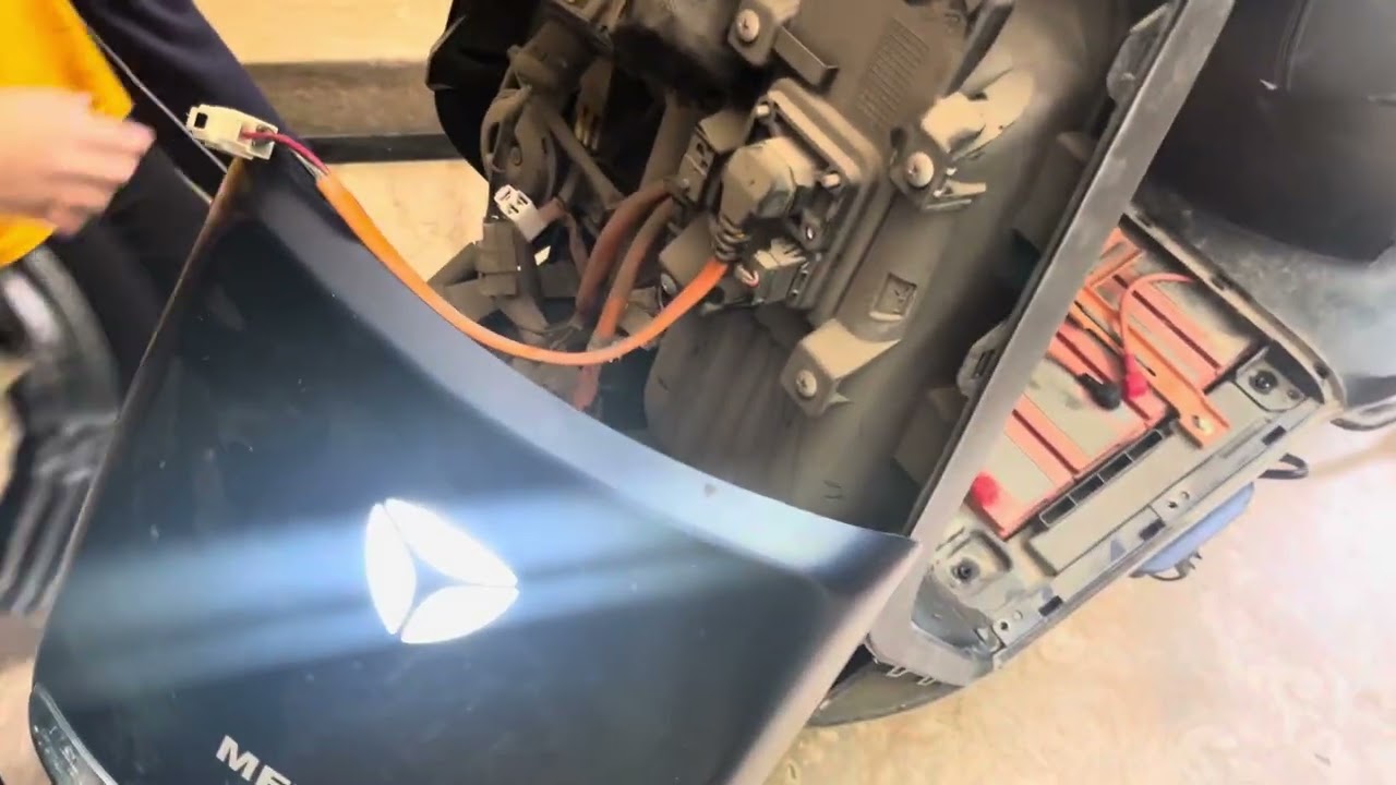 yadea repair charging socket melt and scooter not starting 