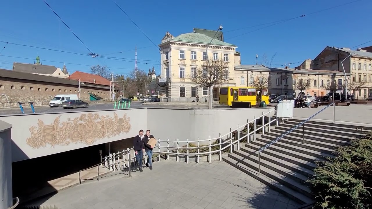 Львів, площа Митна. Березень 2026р. Відео без обробки.