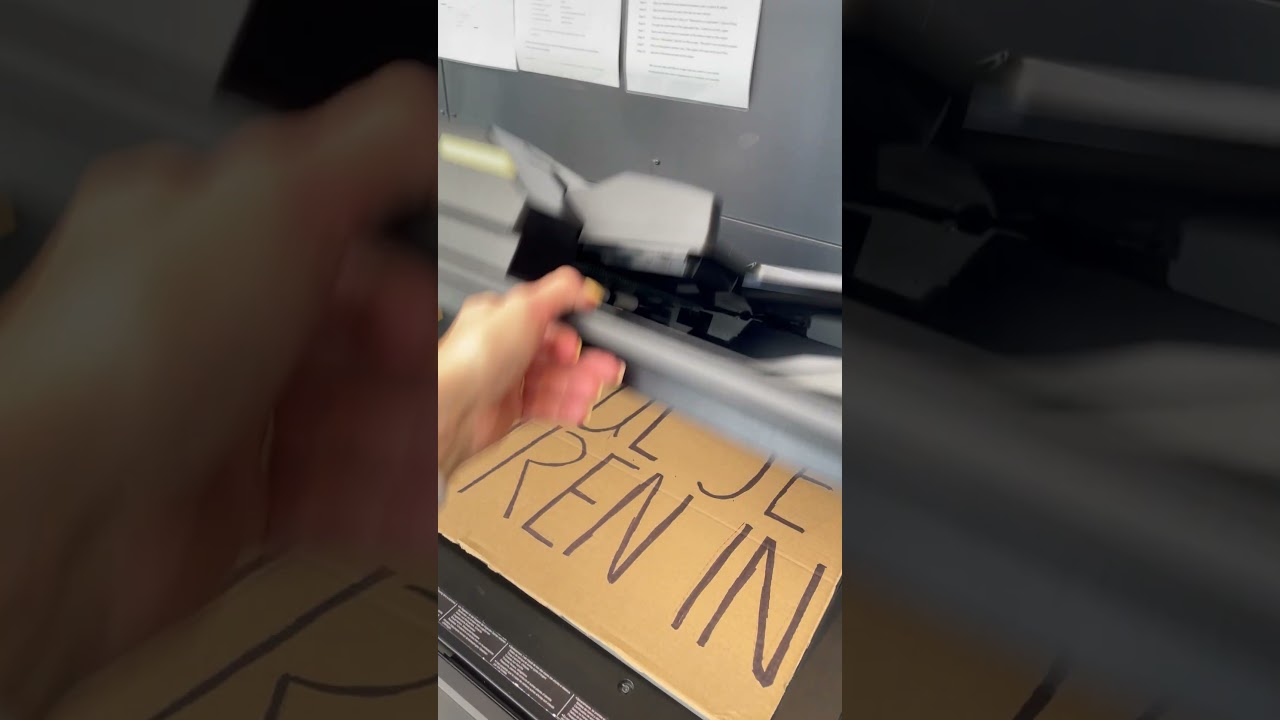 Je dacht dat hij gestopt was? Hij dacht van niet.. 🕒🔁 #vuljeurenin