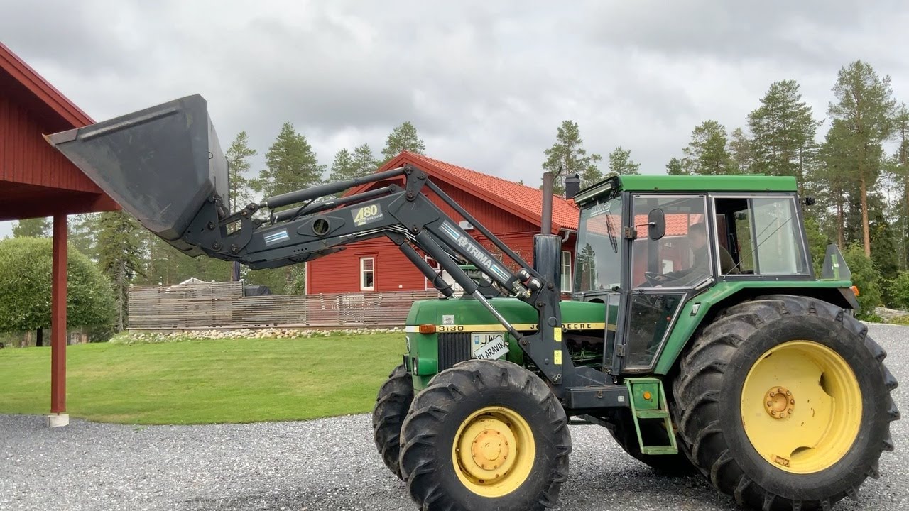 Köp Traktor John Deere 3130 med skopa på Klaravik