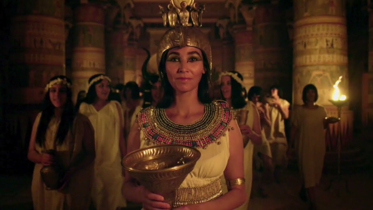 12 Signs You Are a Reincarnated Temple Priestess or Priest