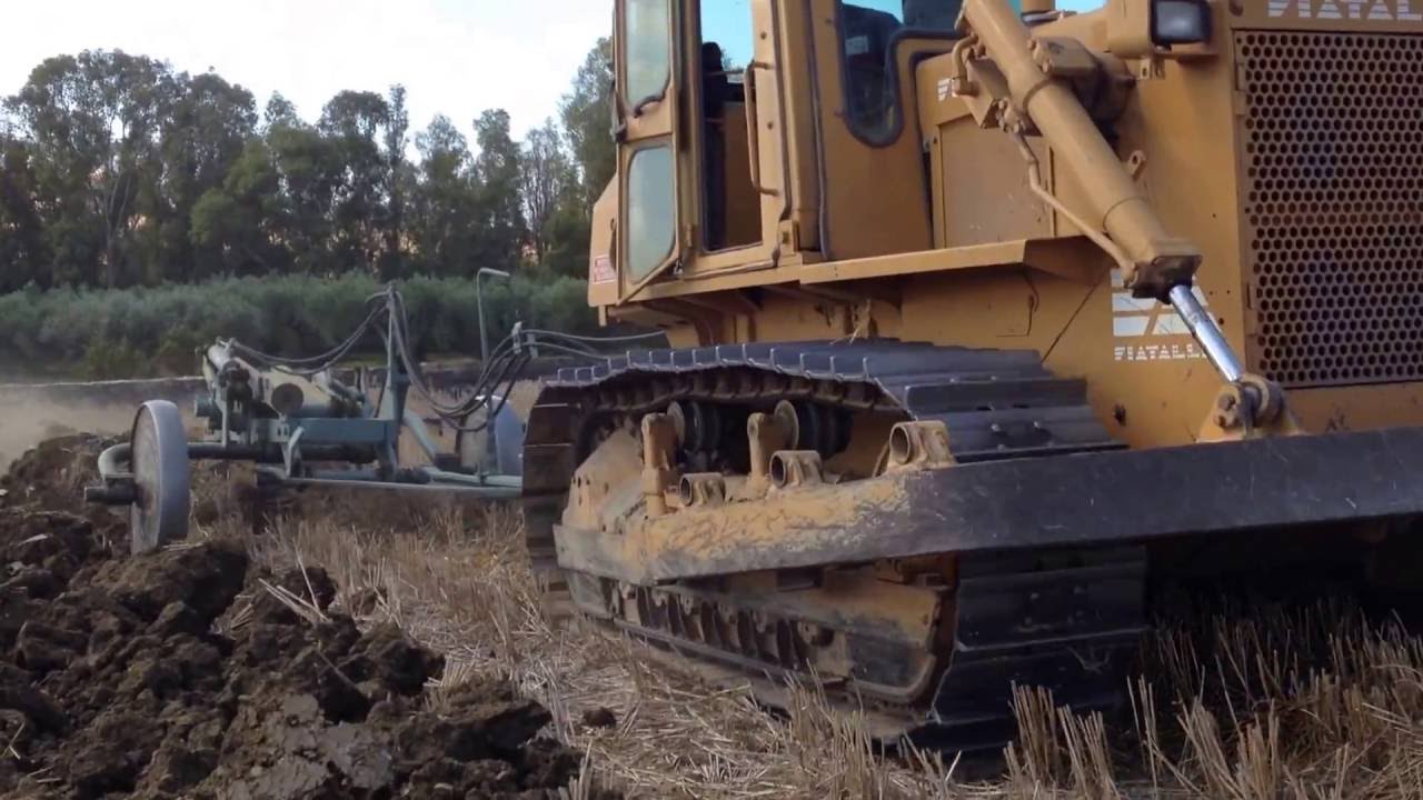 Aratura 2016 con Fiat Allis FA 150 e aratro trivomere Nardi